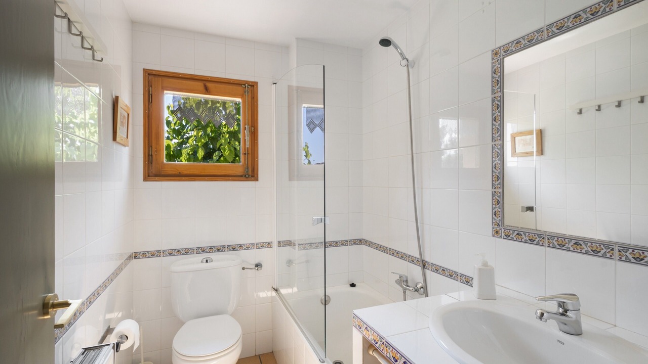 Photo of Bathroom in Lladurs