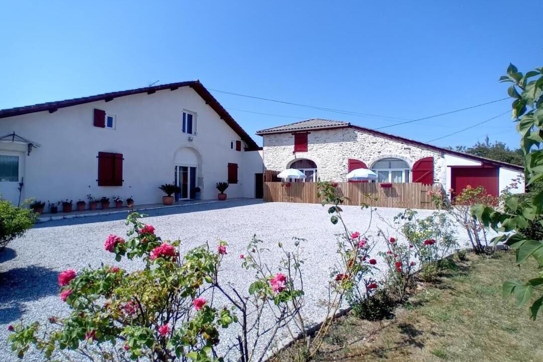 Photo of Outdoor in Pouillon