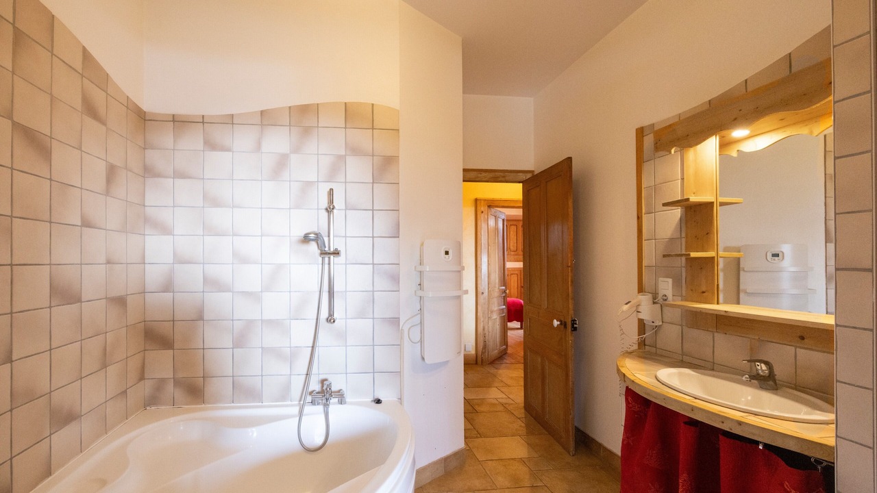 Photo of Bathroom in Les Deserts