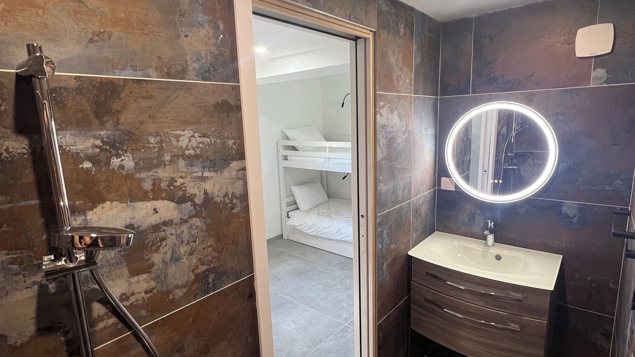 Photo of Bathroom in Charleval