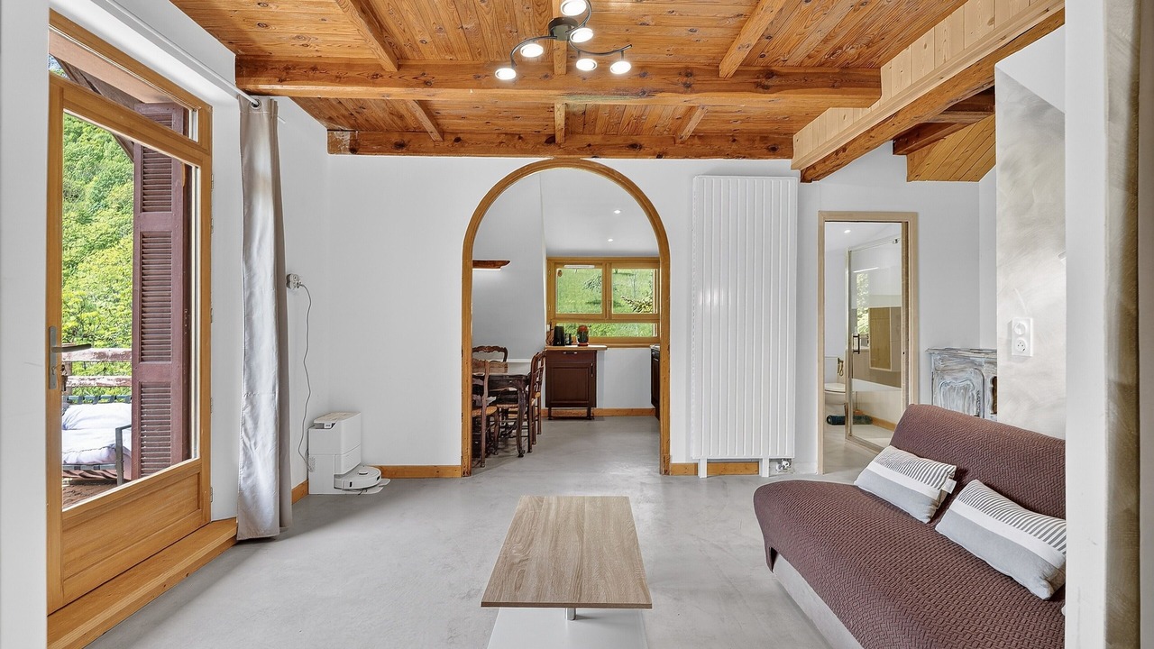 Photo of Livingroom in Entraunes