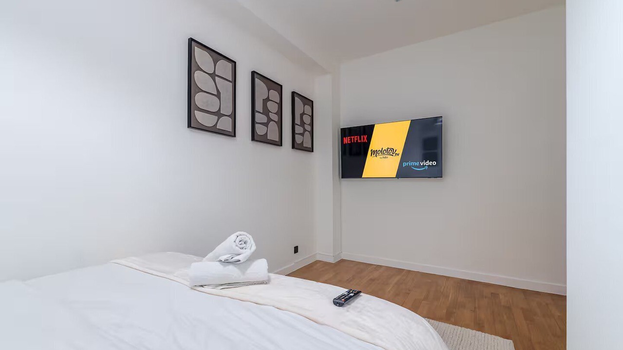 Photo of Bedroom in 7th Arrondissement