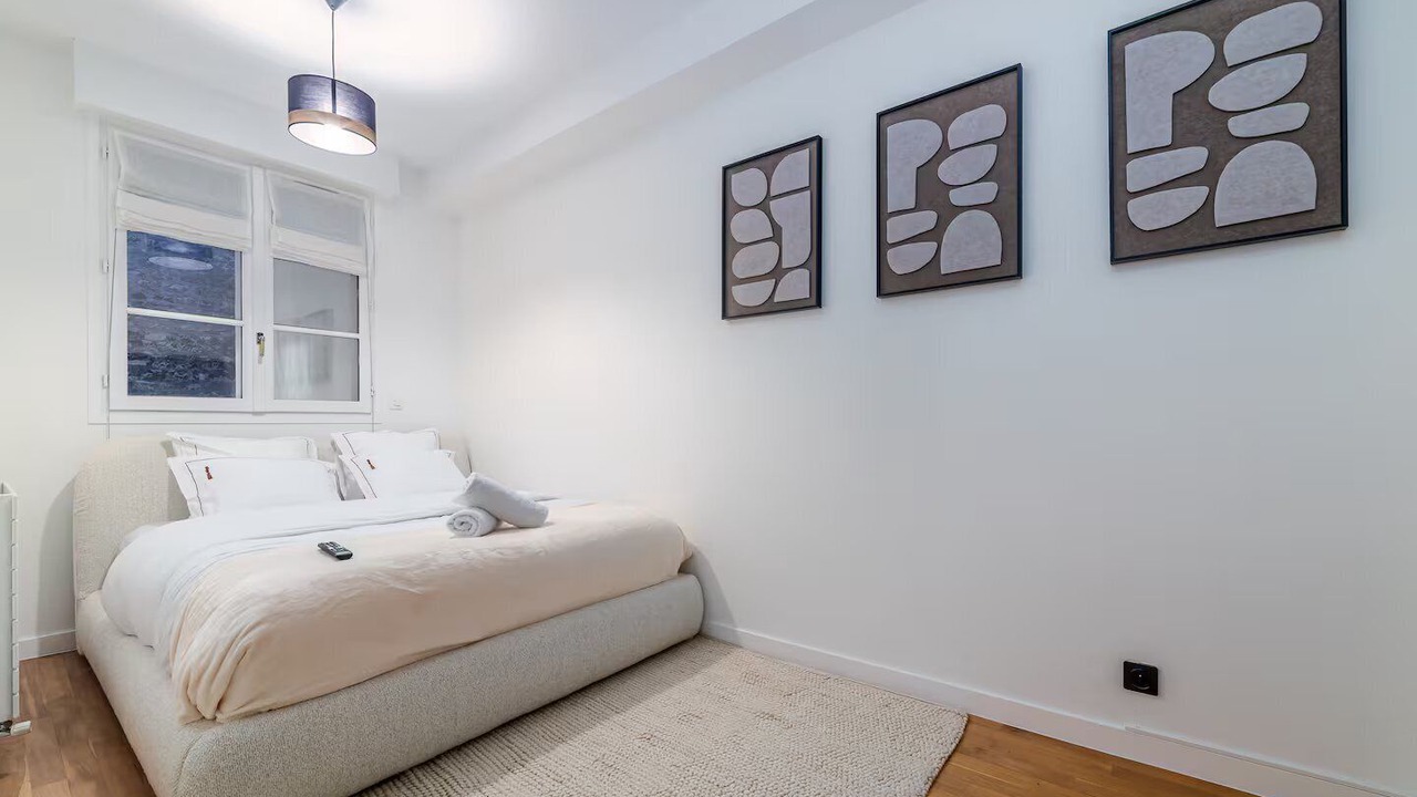 Photo of Bedroom in 7th Arrondissement