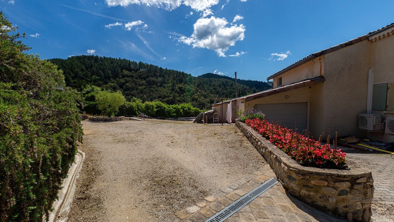 Photo of Outdoor in Saint-Fortunat-sur-Eyrieux