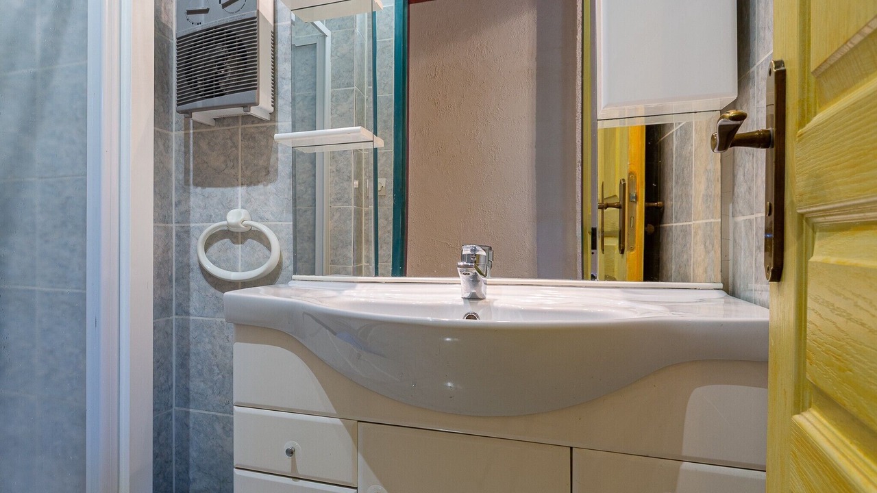 Photo of Bathroom in Saint-Fortunat-sur-Eyrieux