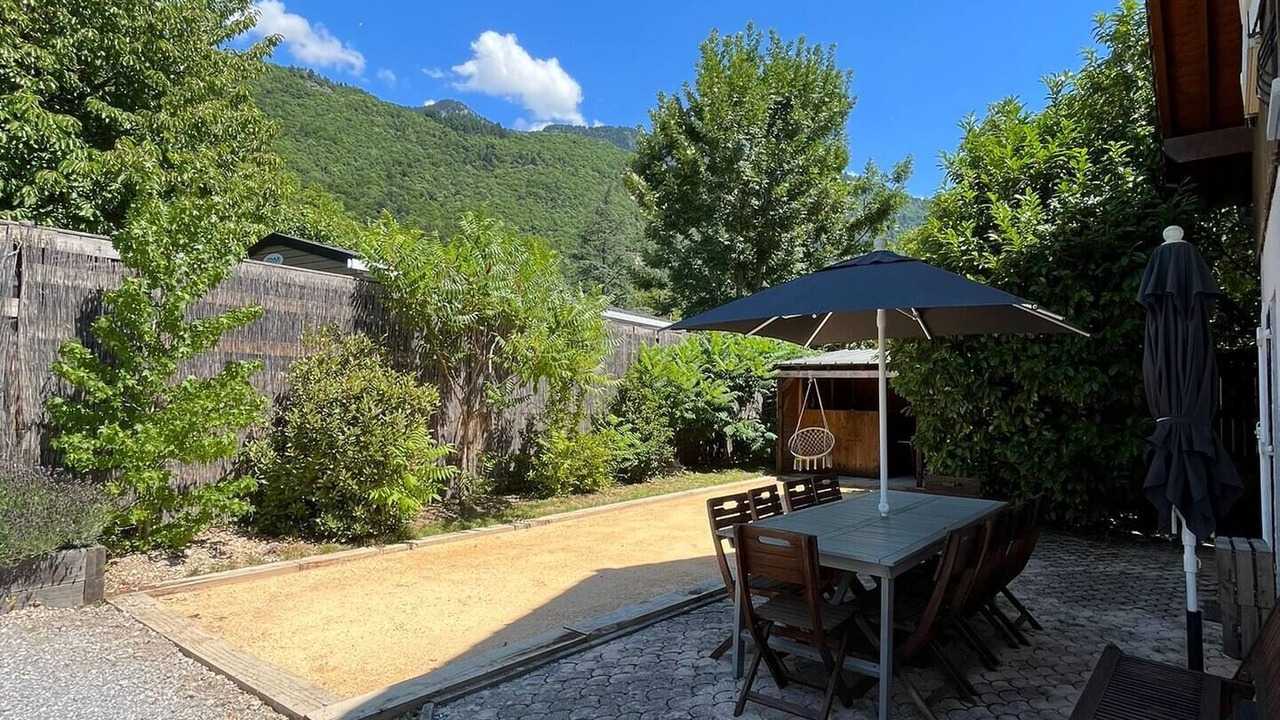 Photo of Outdoor in Angon