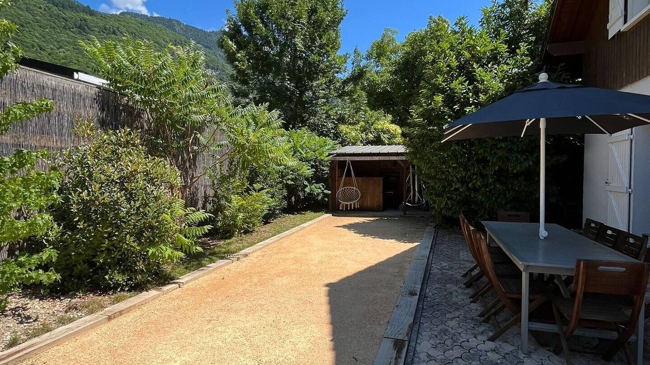 Photo of Outdoor in Angon