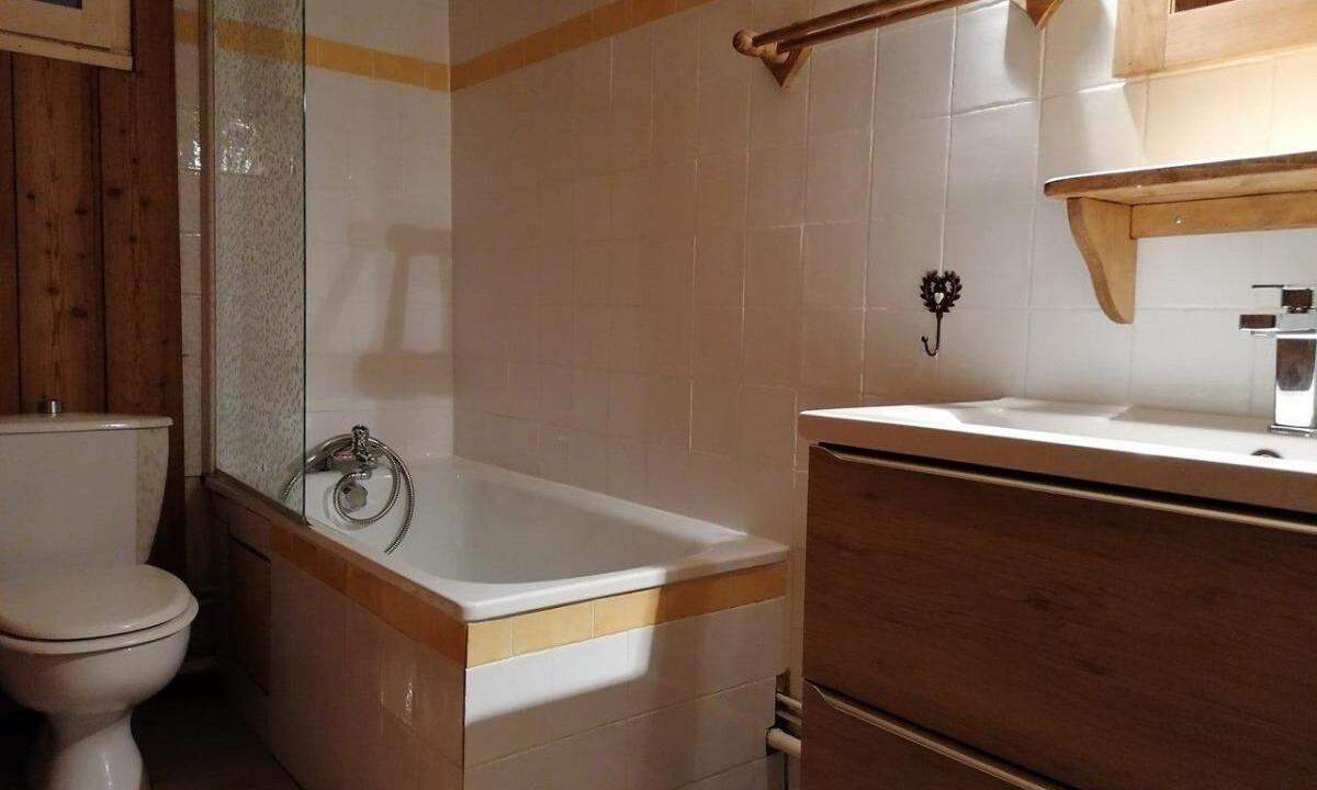 Photo of Bathroom in Cognet