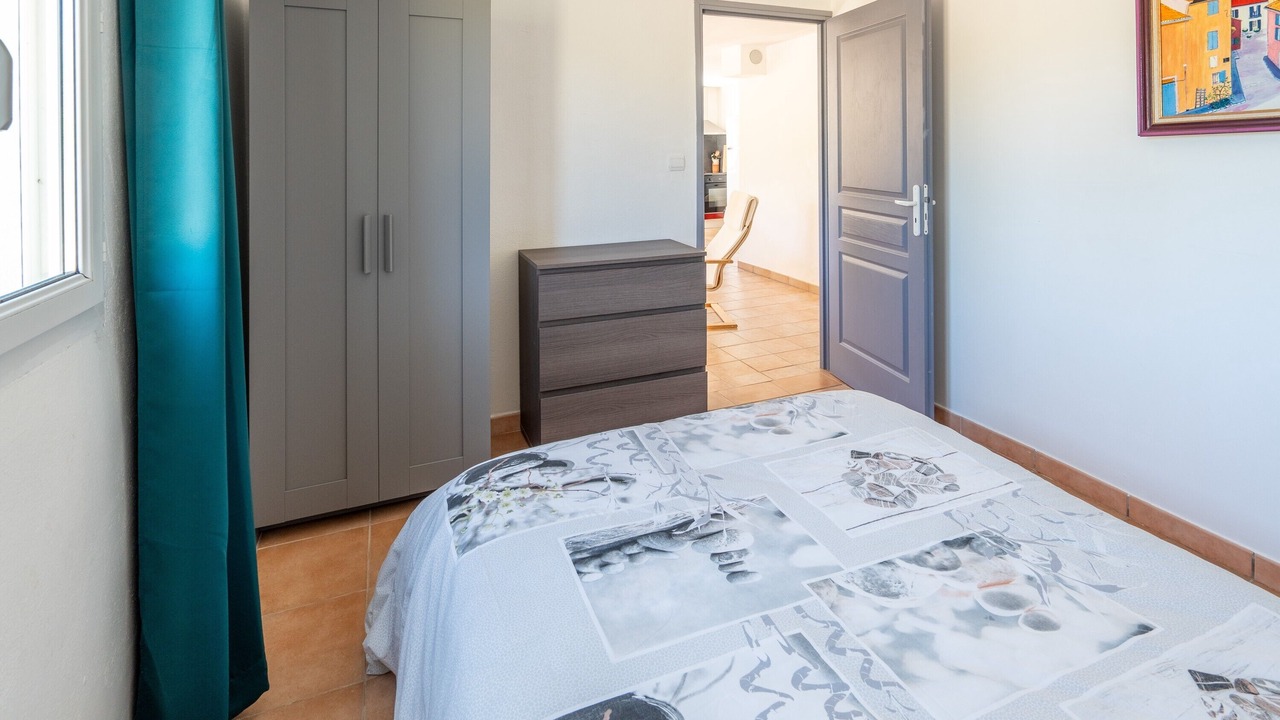 Photo of Bedroom in Venterol