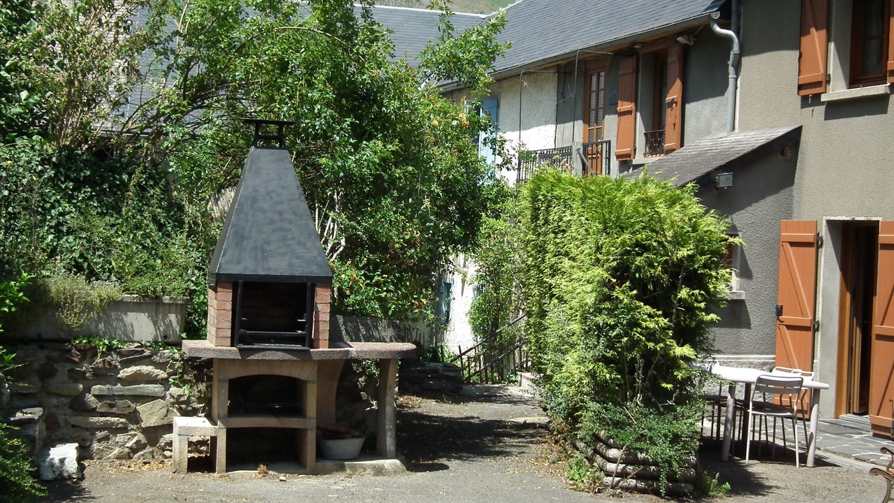 Photo of Outdoor in Campan
