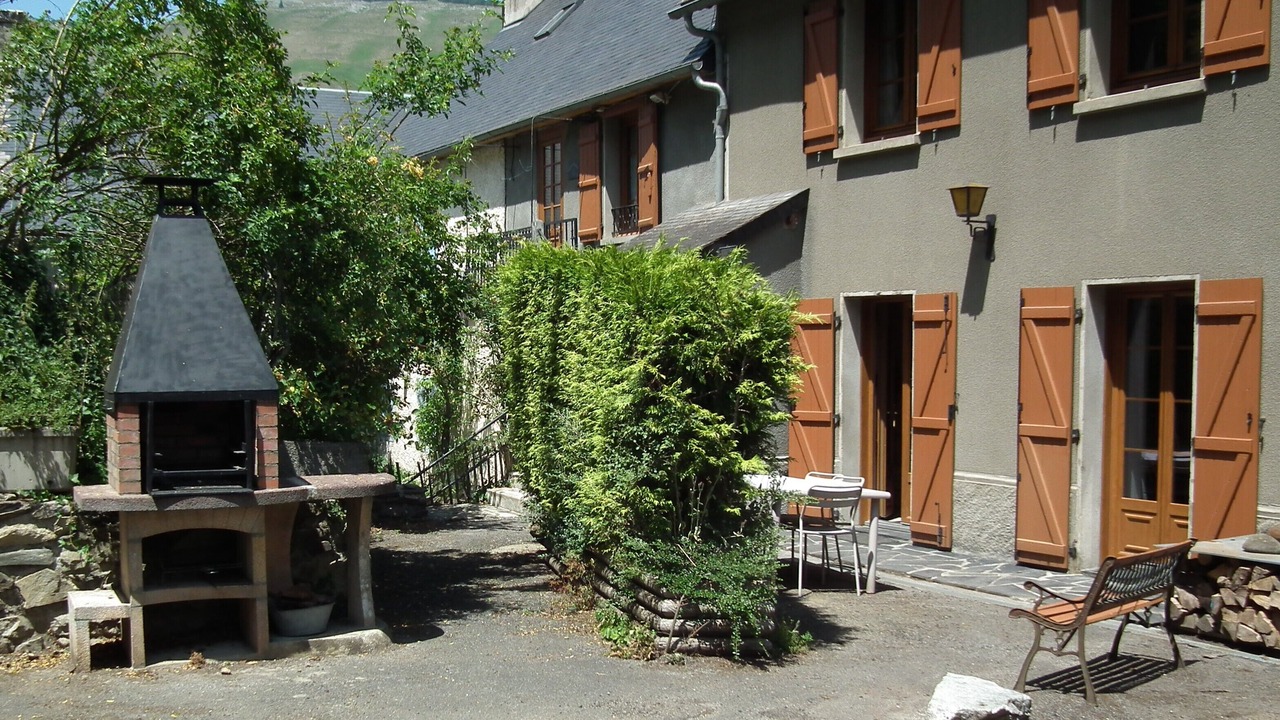Photo of Outdoor in Campan