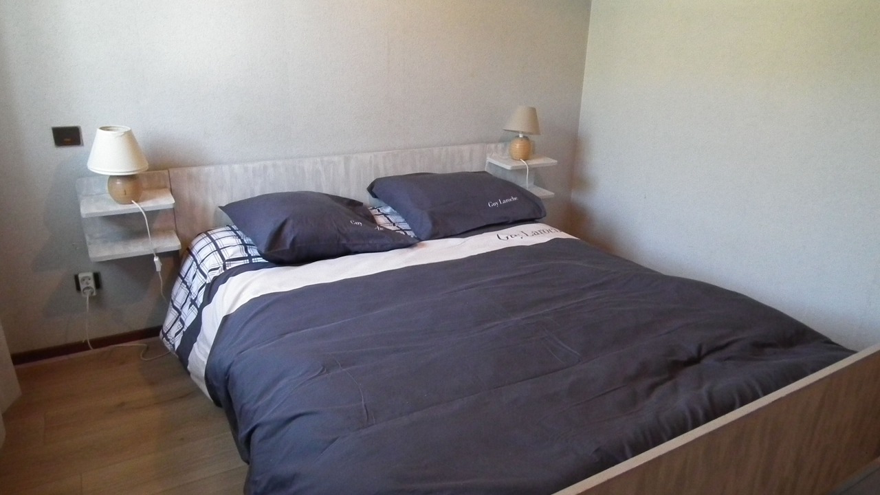 Photo of Bedroom in Campan
