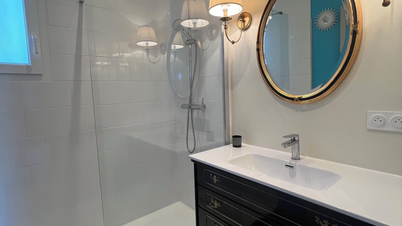 Photo of Bathroom in Saint-Roch