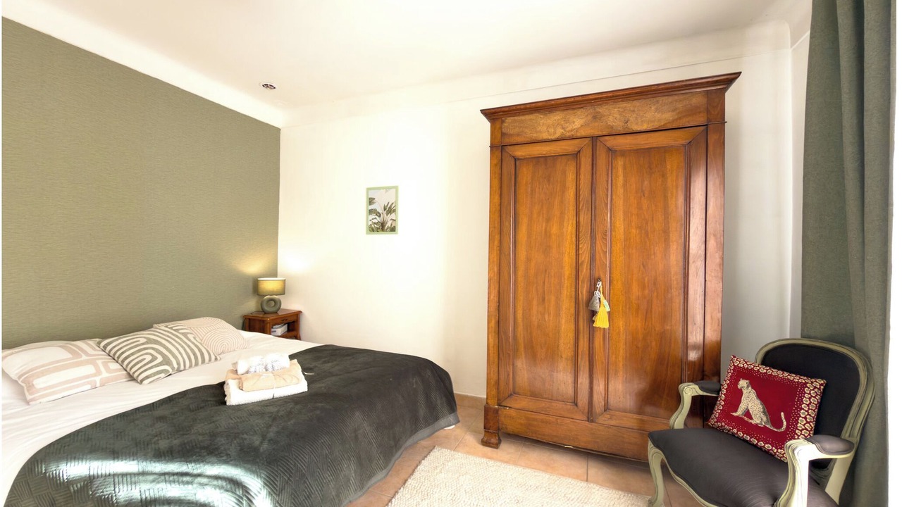 Photo of Bedroom in Uchaux