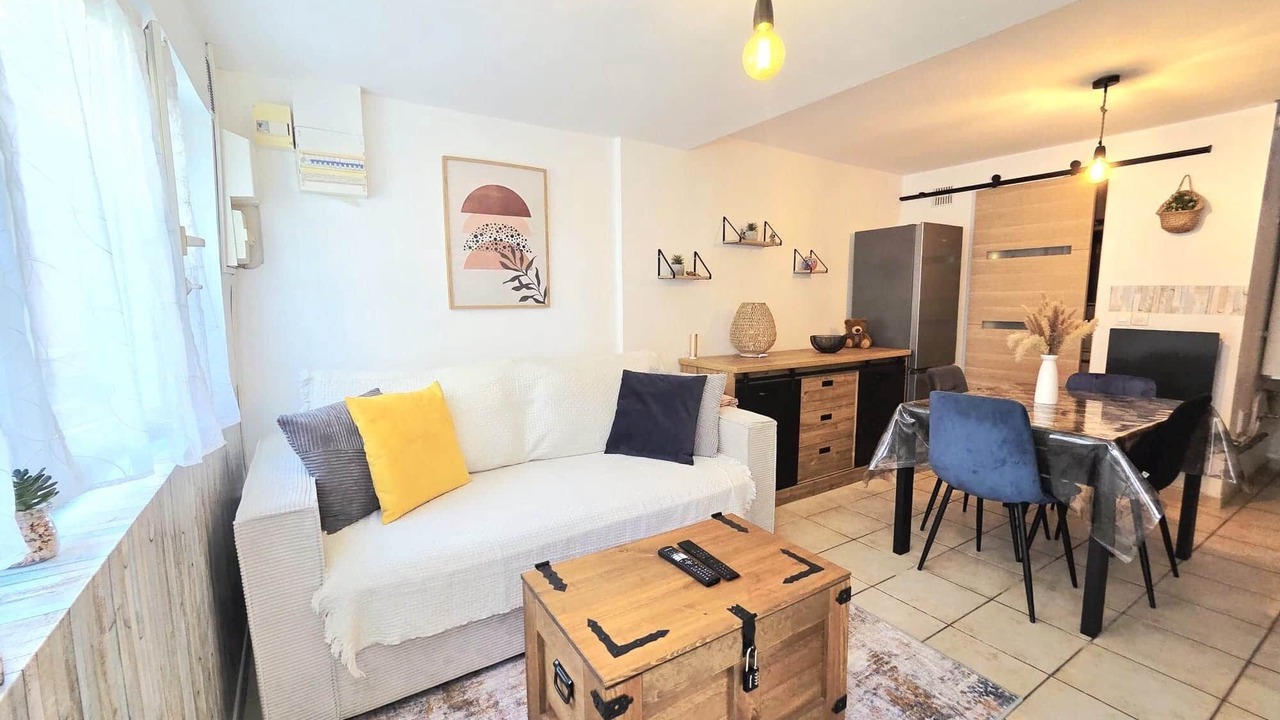 Photo of Livingroom in 8th Arrondissement