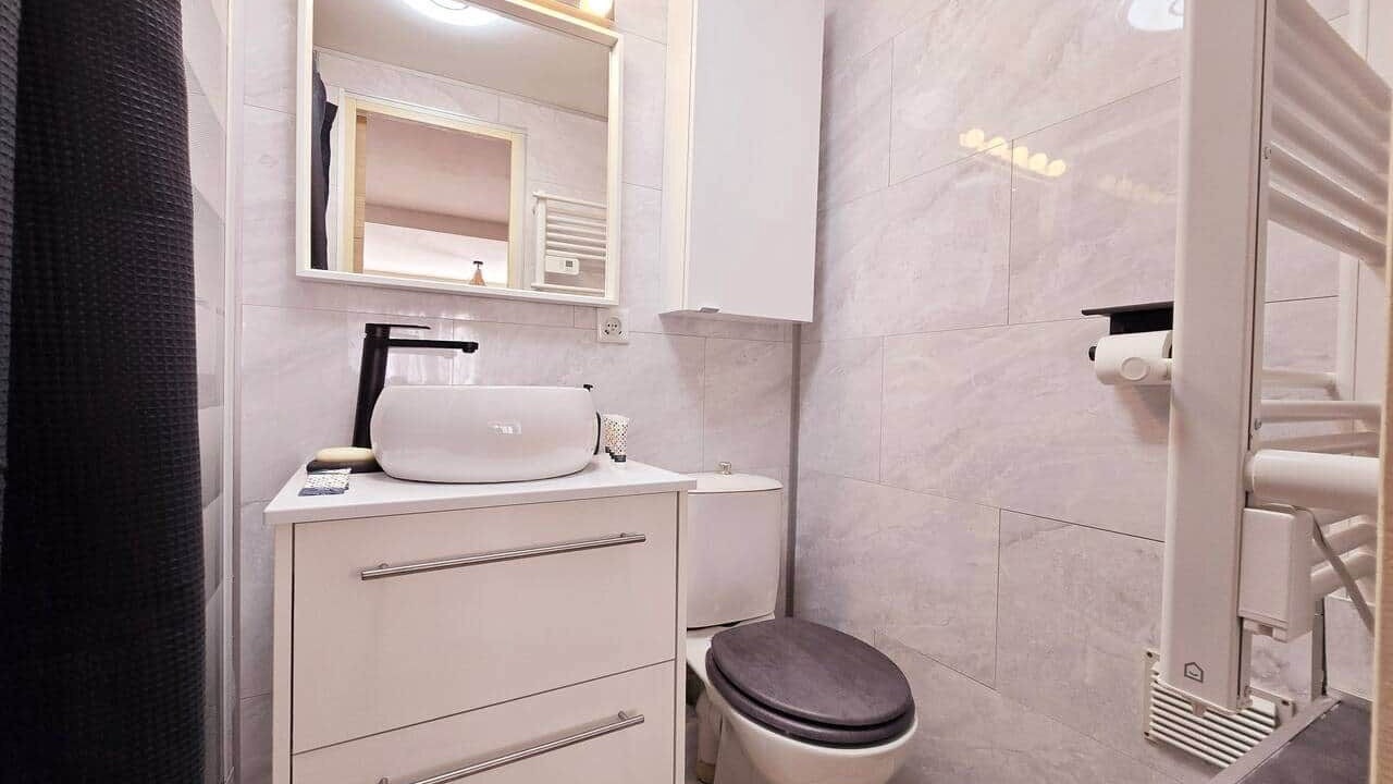 Photo of Bathroom in 8th Arrondissement