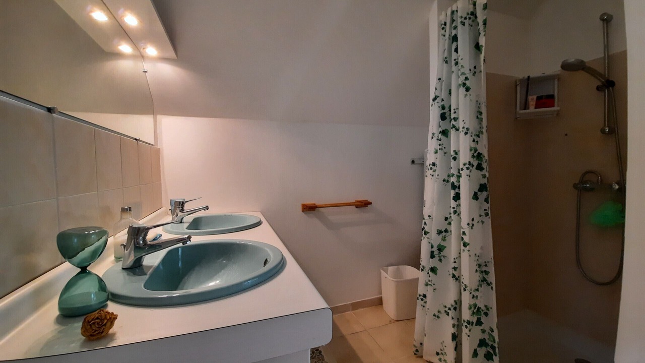 Photo of Bathroom in Flaujac-Gare