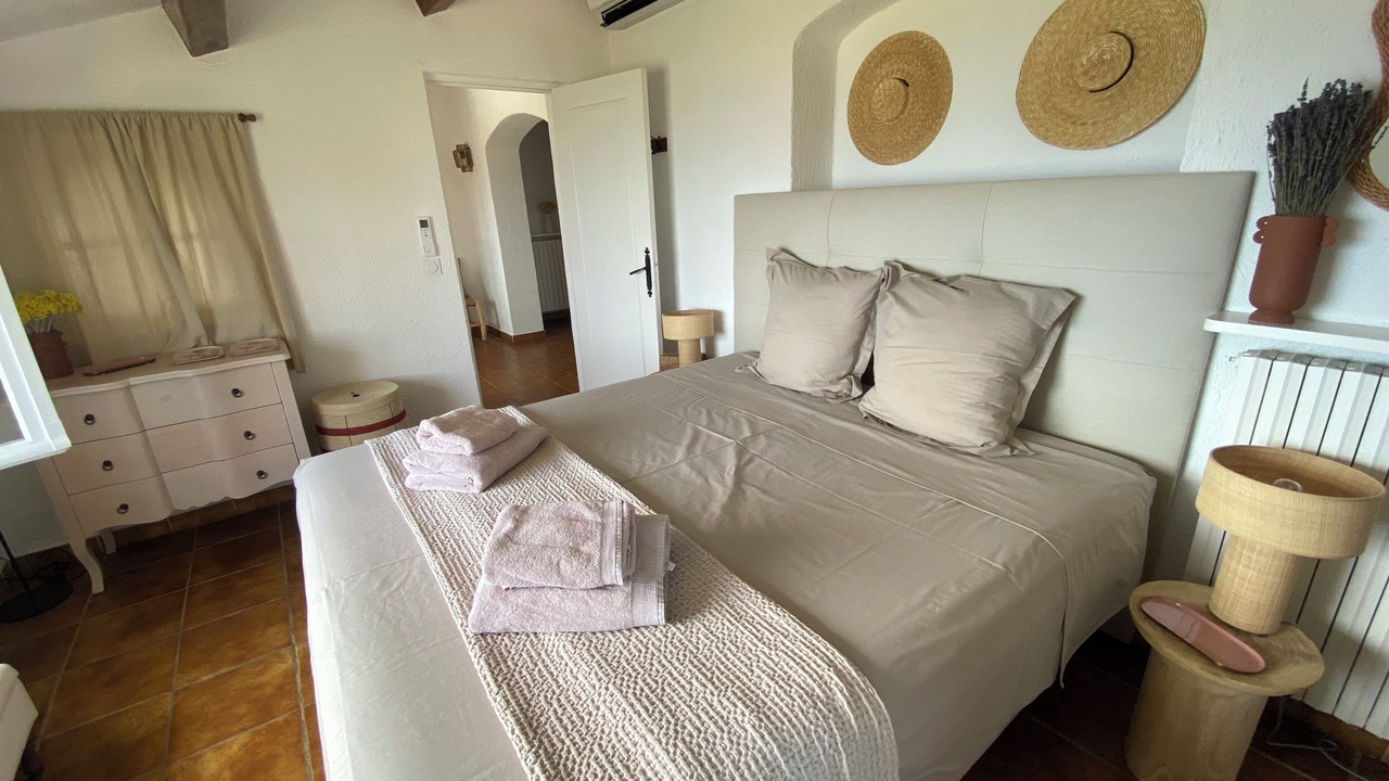 Photo of Bedroom in Antheor