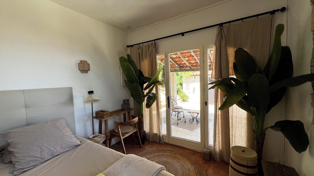 Photo of Bedroom in Antheor