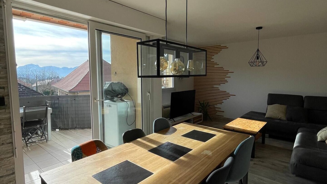 Photo of Livingroom in Brison-Saint-Innocent