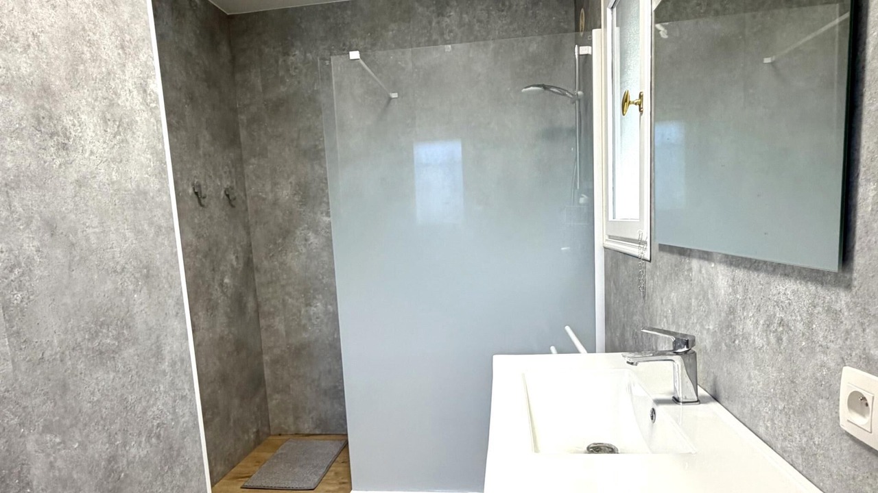 Photo of Bathroom in Flayosc