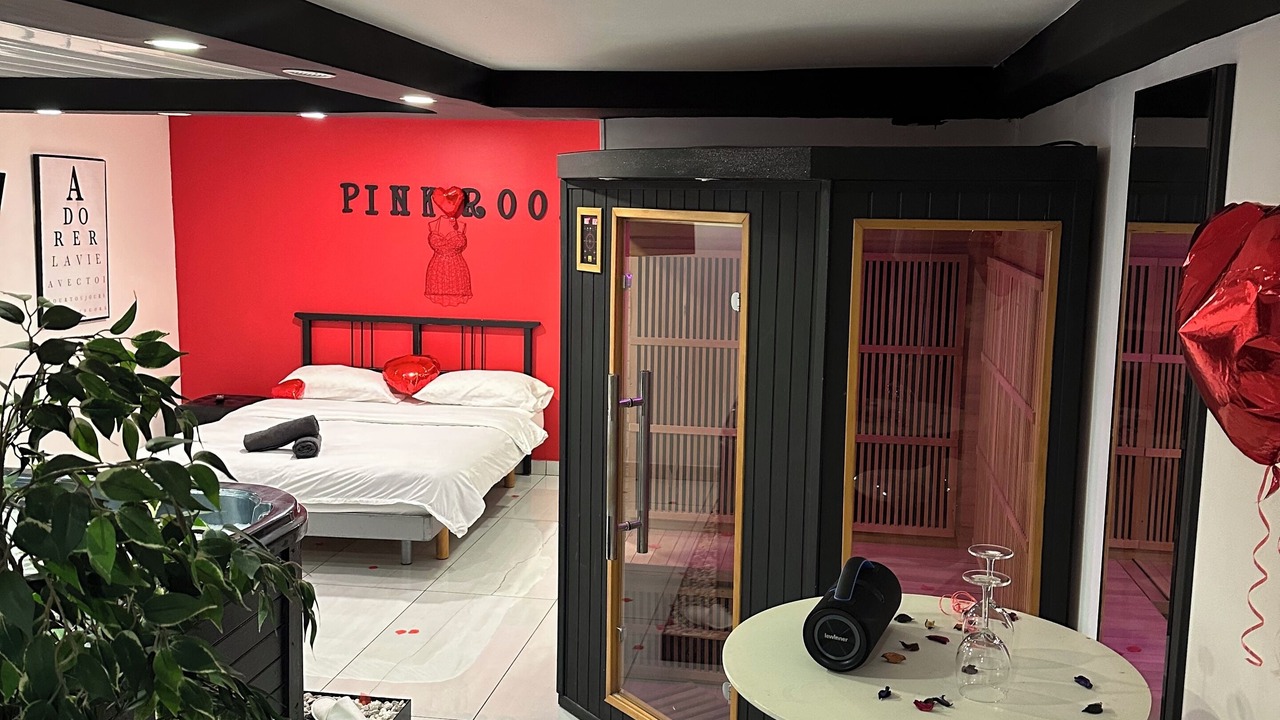 Photo of Bedroom in Republique - Tolstoi