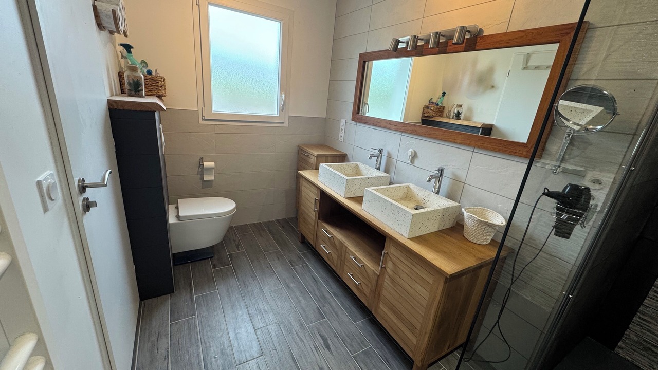 Photo of Bathroom in Urcuit