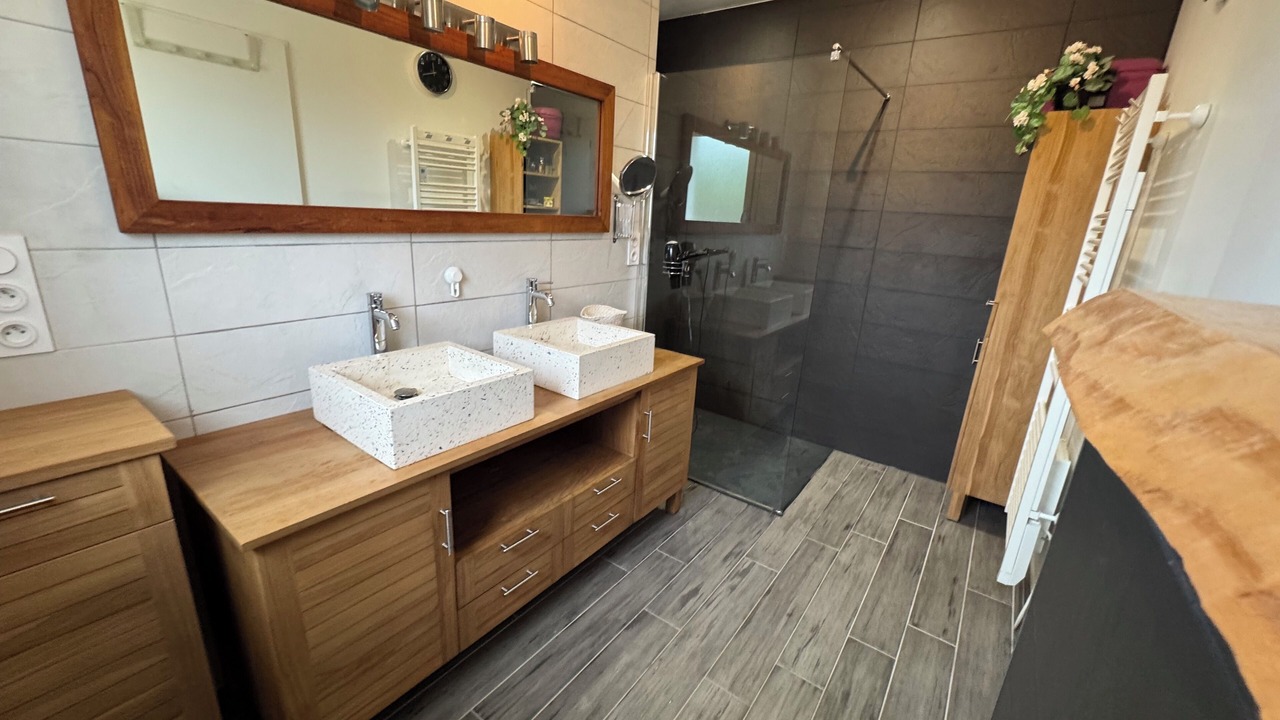 Photo of Bathroom in Urcuit