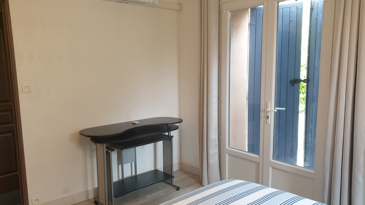 Photo of Bedroom in Eguilles