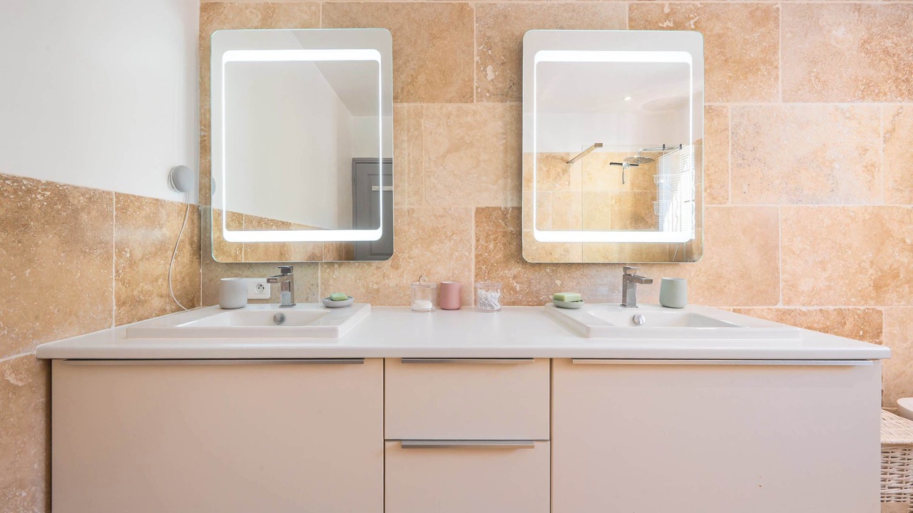 Photo of Bathroom in Noves