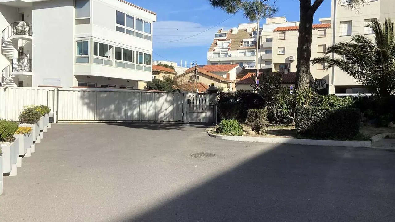 Photo of Outdoor in La Jetee