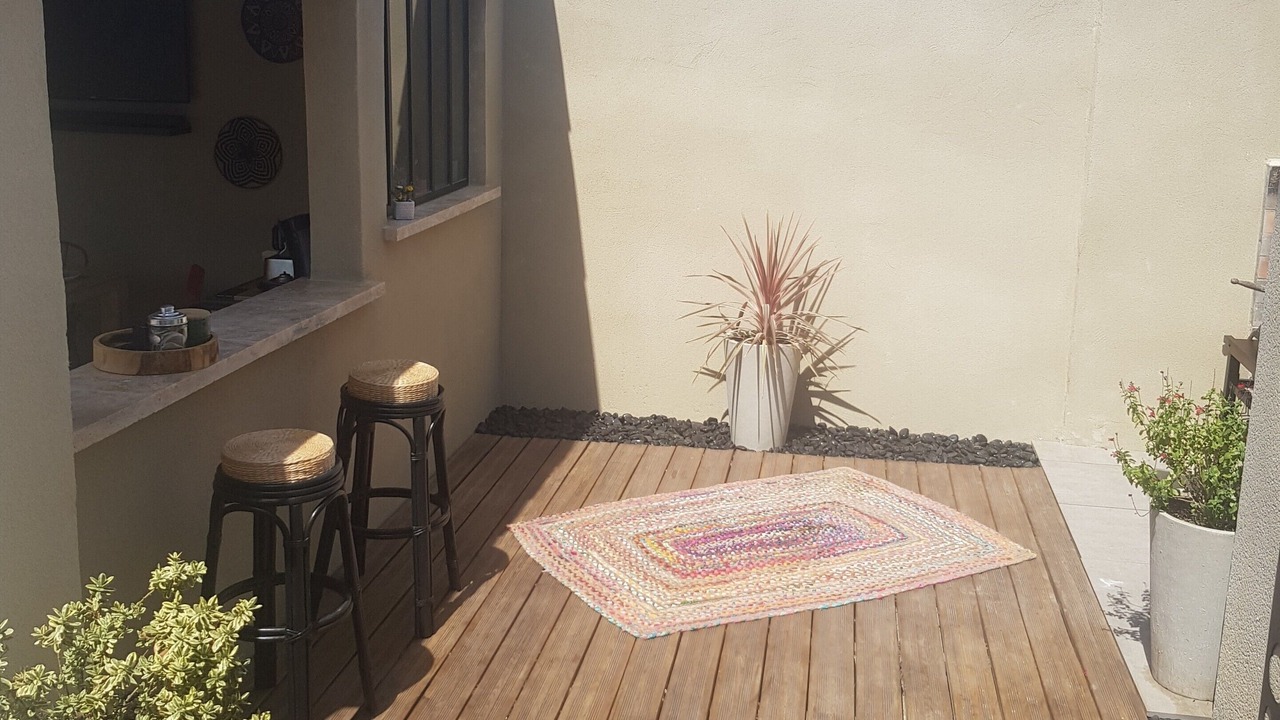 Photo of Patio Balcony in St.-Remy-de-Provence