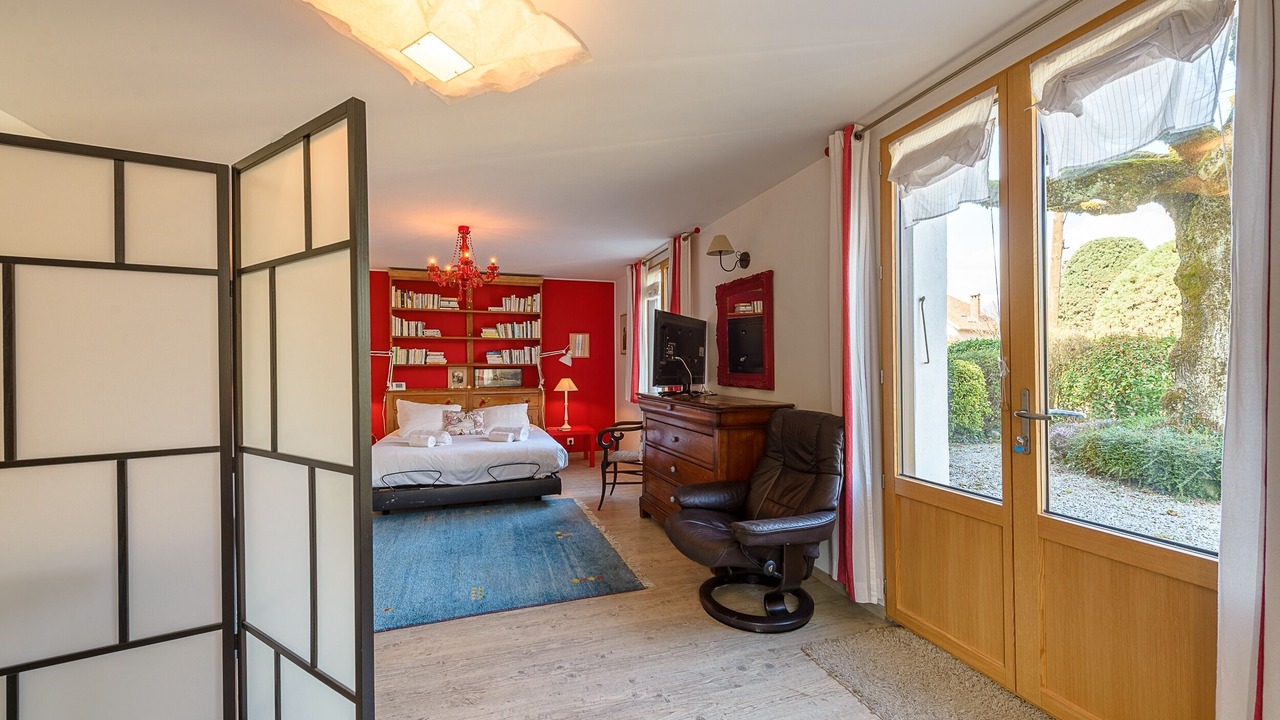 Photo of Bedroom in Saint-Jorioz