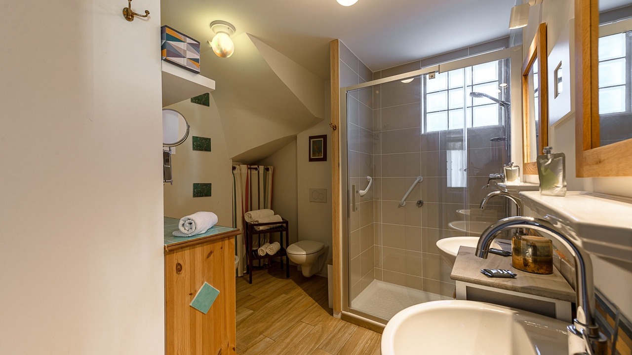 Photo of Bathroom in Saint-Jorioz