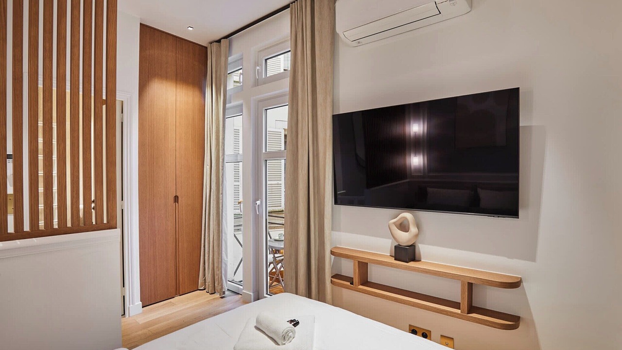 Photo of Bedroom in Champs-Elysees