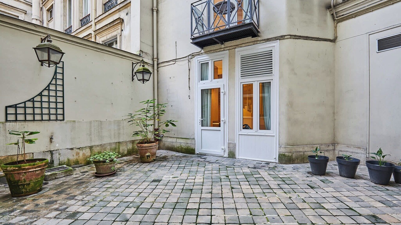 Photo of Outdoor in Champs-Elysees
