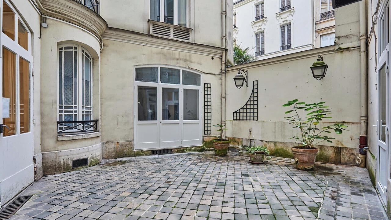Photo of Outdoor in Champs-Elysees
