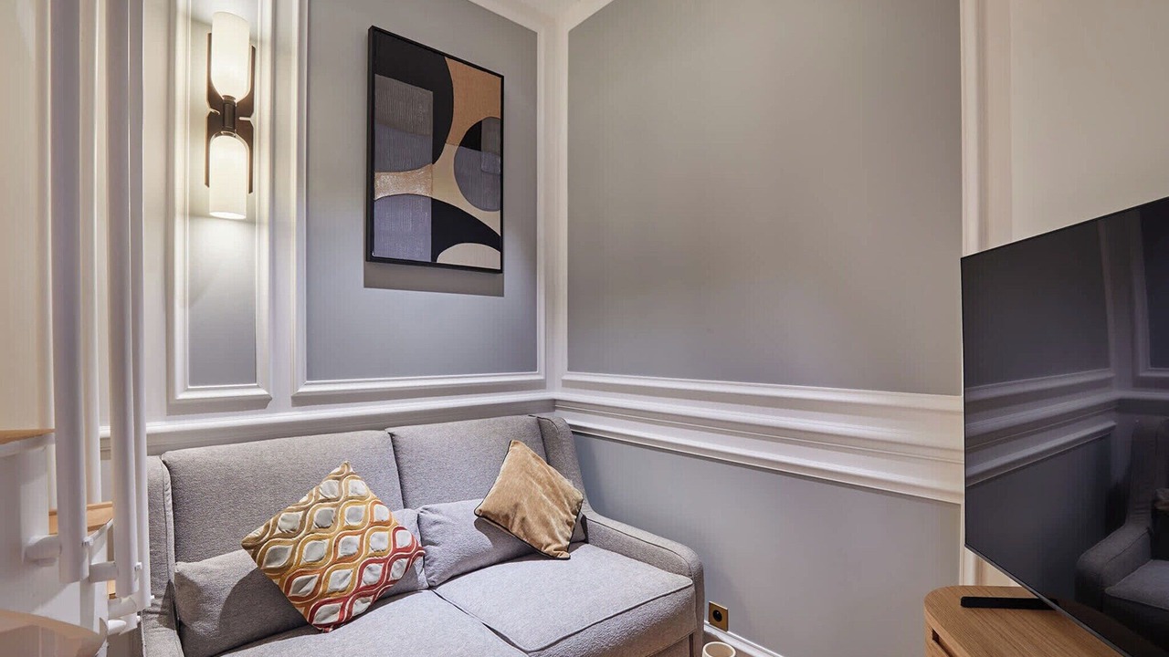 Photo of Livingroom in Champs-Elysees