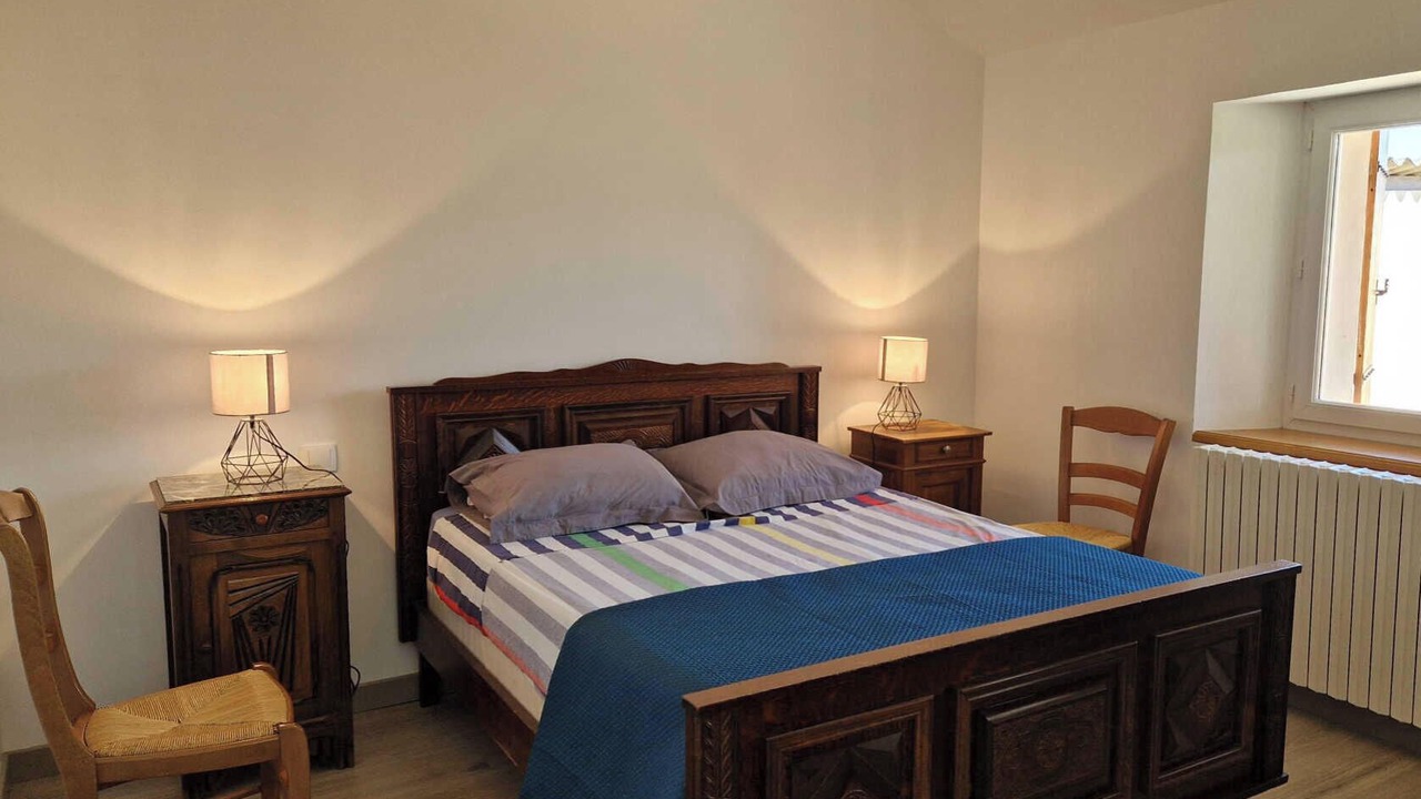 Photo of Bedroom in Assac
