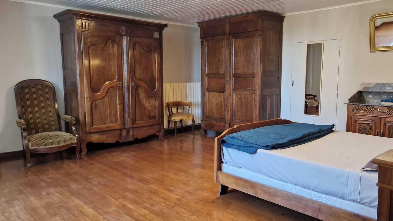 Photo of Bedroom in Assac