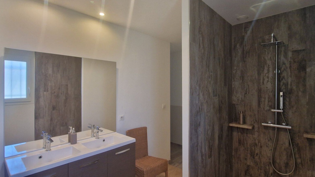 Photo of Bathroom in Montolieu