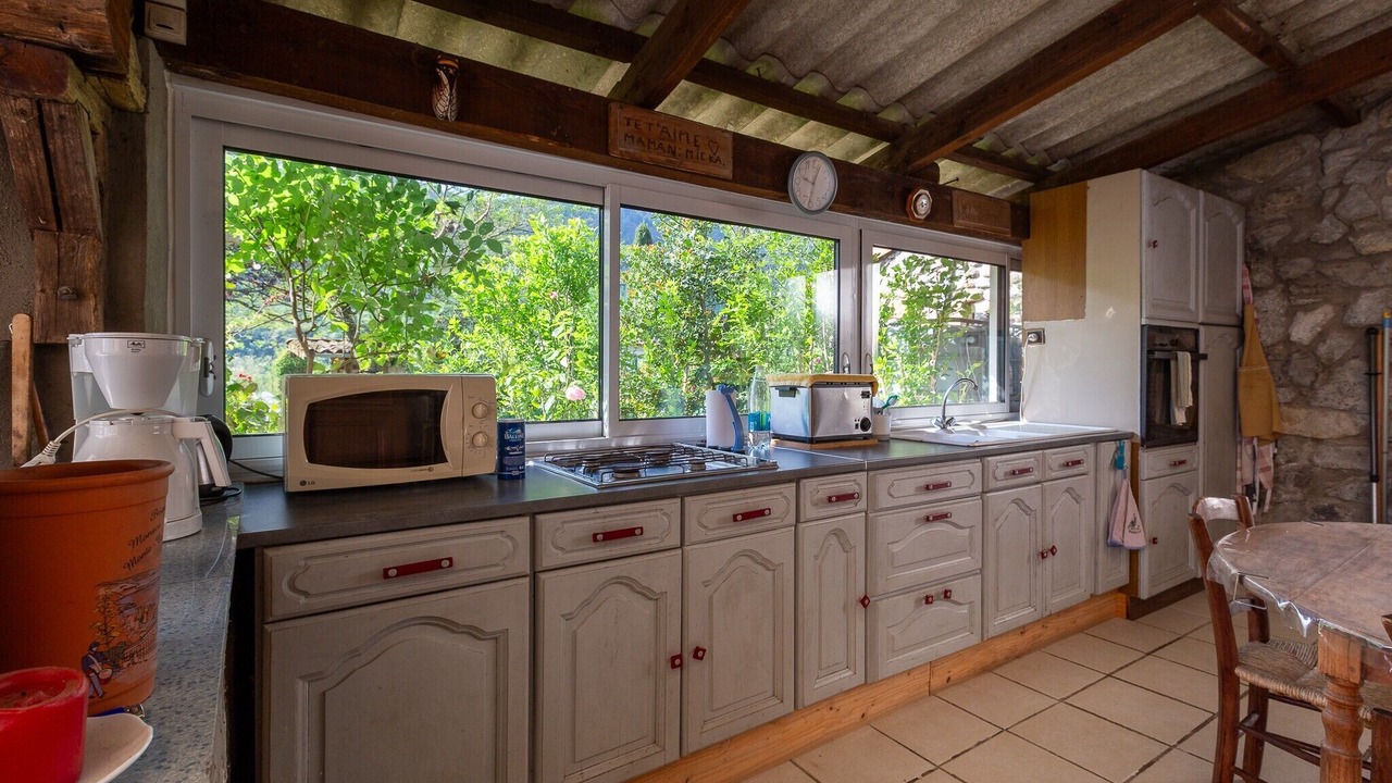 Photo of Kitchen in Duniere-sur-Eyrieux