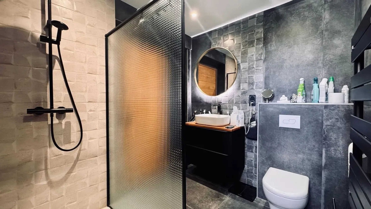 Photo of Bathroom in Aubais