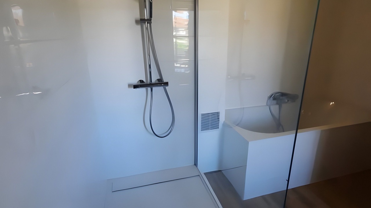 Photo of Bathroom in Borne