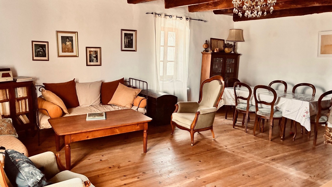 Photo of Livingroom in Salles-sous-Bois