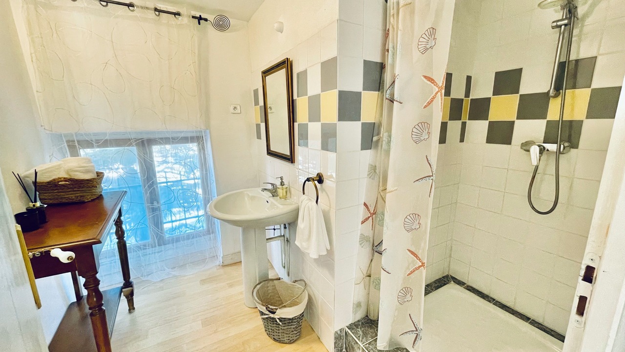 Photo of Bathroom in Salles-sous-Bois