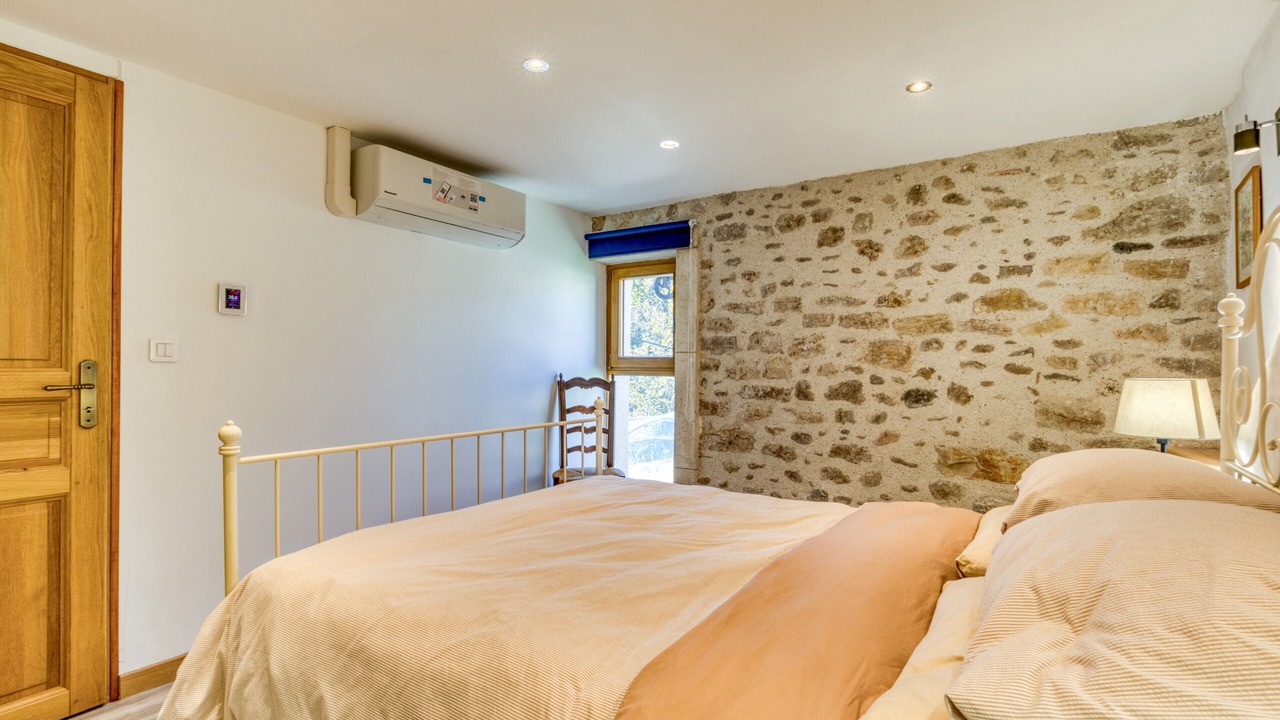 Photo of Bedroom in Villemagne-l'Argentiere