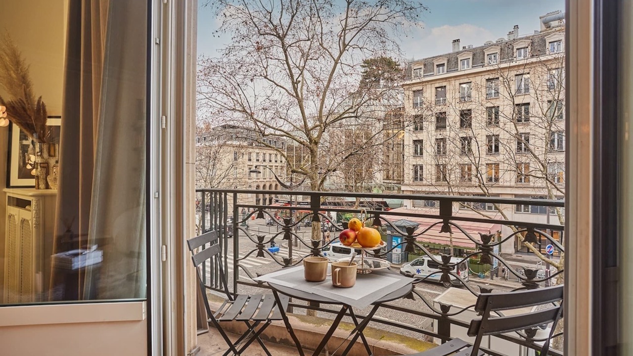 Photo of Outdoor in Champs-Elysees