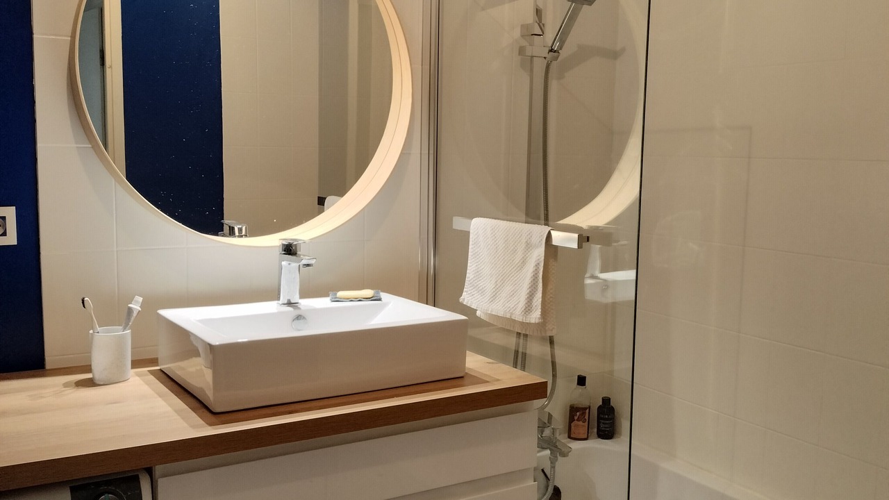Photo of Bathroom in Yves Farge - Le Fleuve
