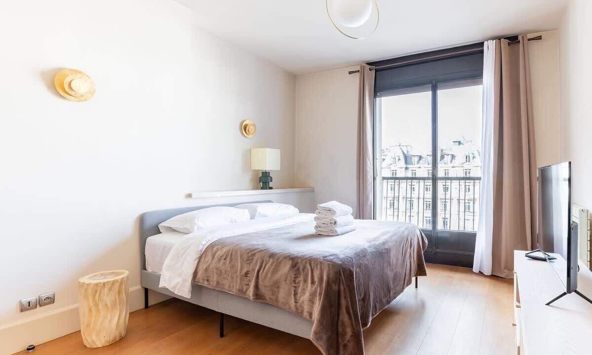 Photo of Bedroom in Champs-Elysees